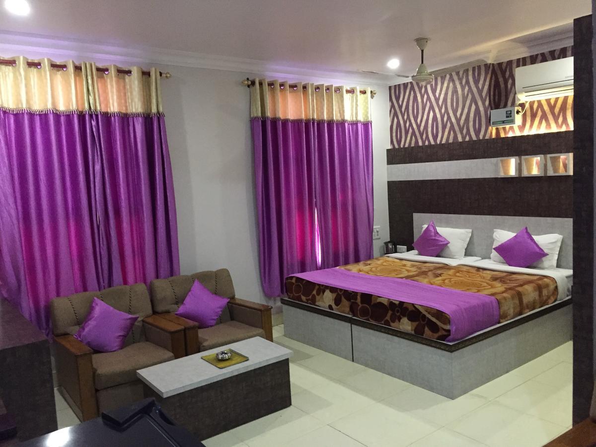 Hotel Lara India Varanasi Exterior photo
