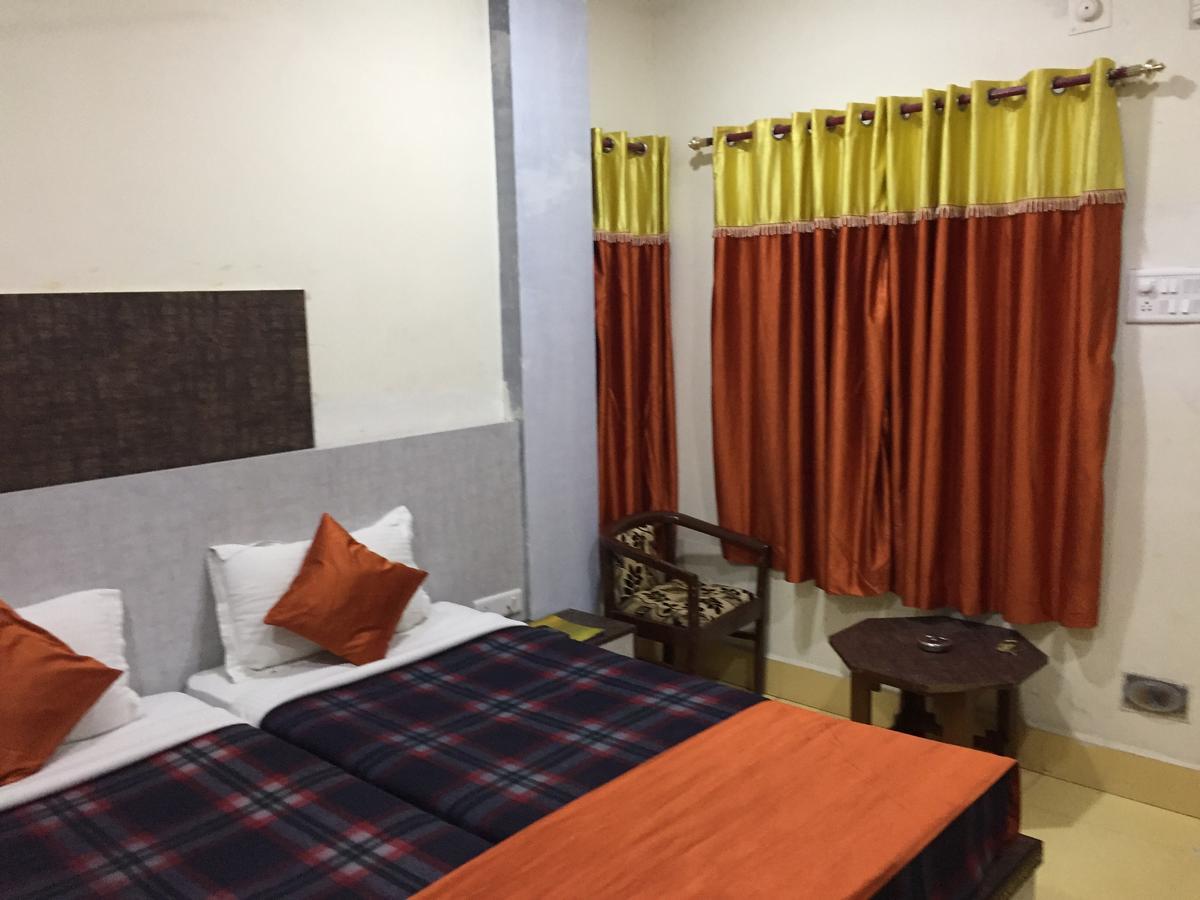 Hotel Lara India Varanasi Exterior photo
