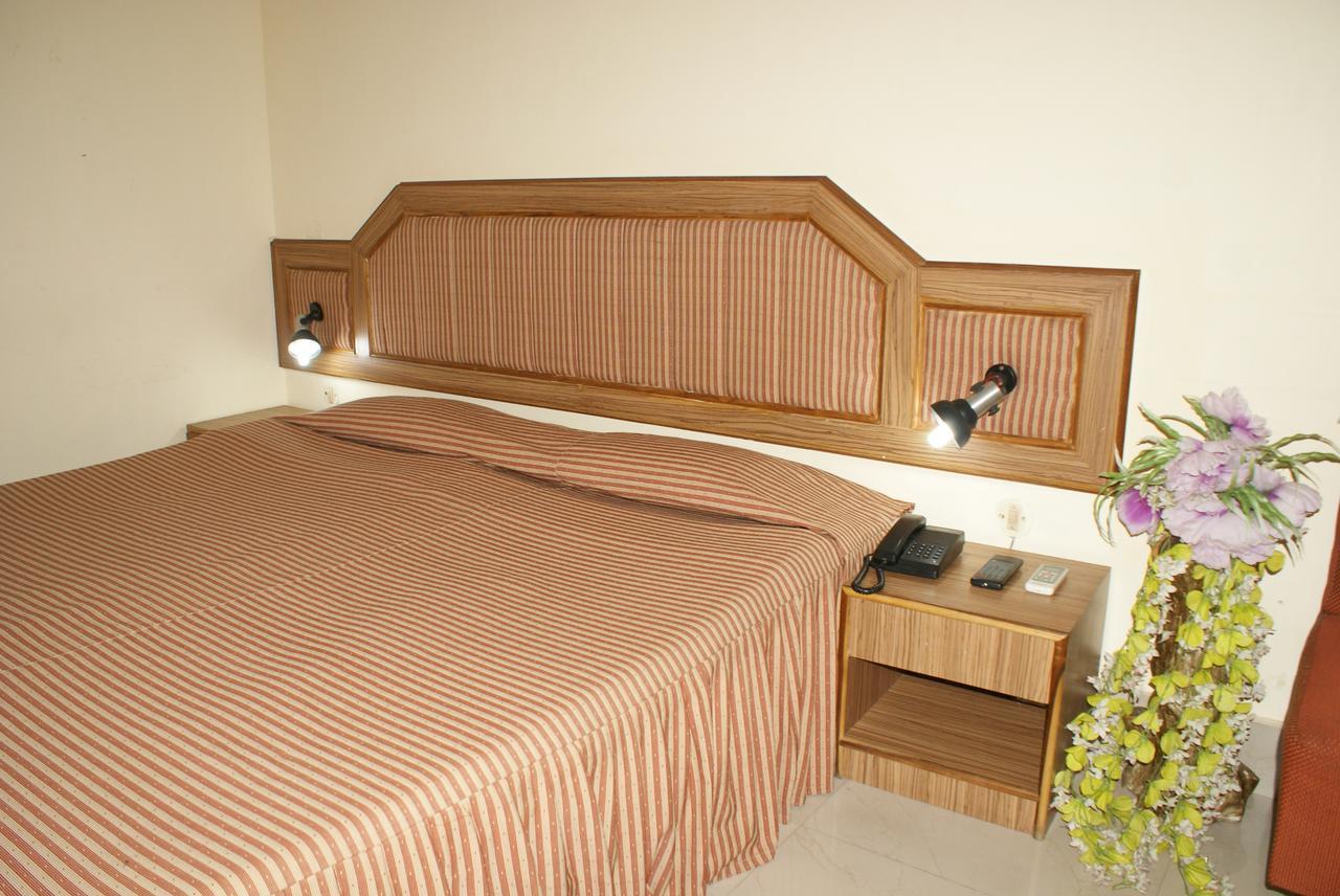 Hotel Lara India Varanasi Exterior photo