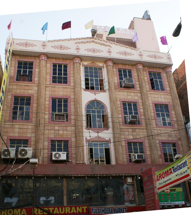 Hotel Lara India Varanasi Exterior photo